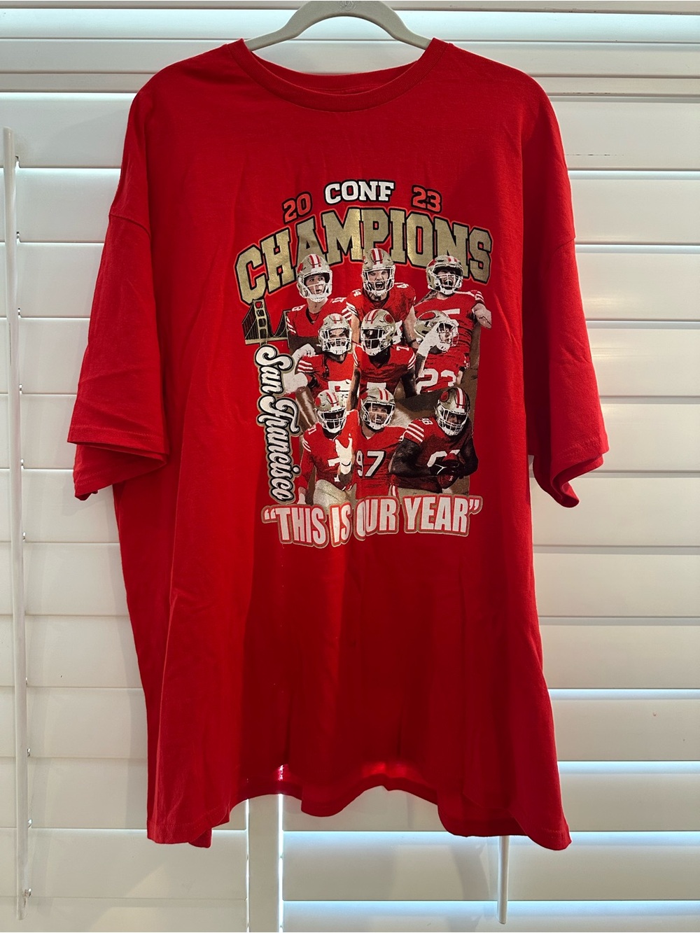 Source Unknown Red 'Champions' Graphic Tee